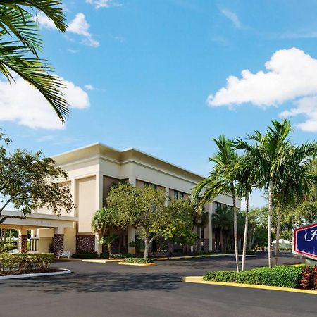 Hampton Inn Ft. Lauderdale-Cypress Creek Fort Lauderdale Bagian luar foto