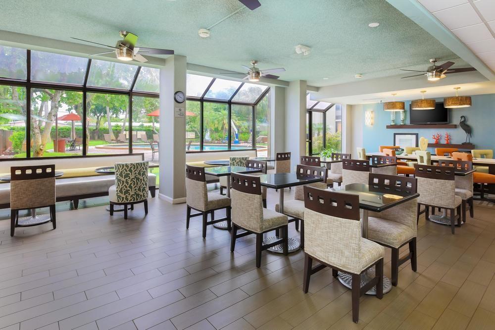Hampton Inn Ft. Lauderdale-Cypress Creek Fort Lauderdale Bagian luar foto