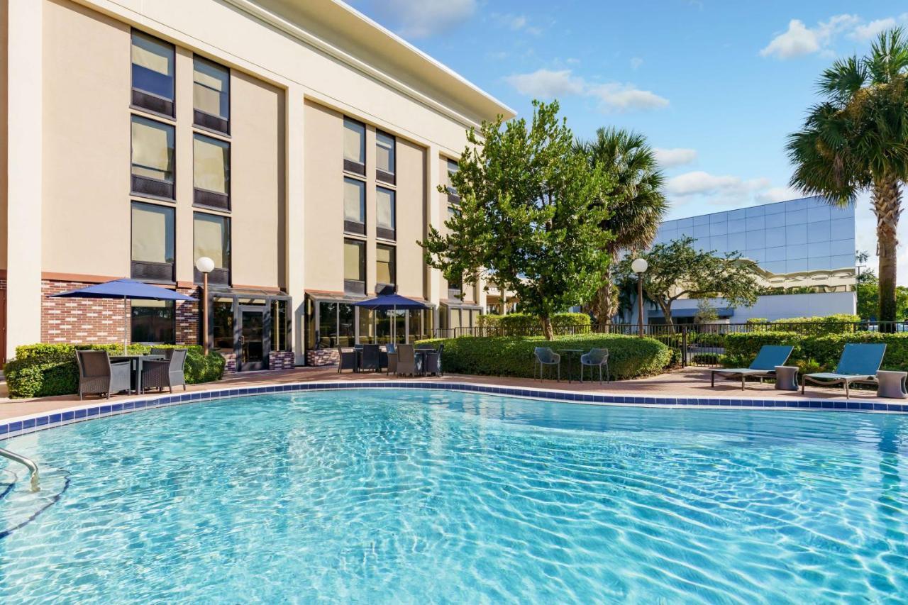 Hampton Inn Ft. Lauderdale-Cypress Creek Fort Lauderdale Bagian luar foto