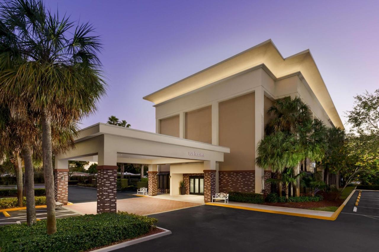 Hampton Inn Ft. Lauderdale-Cypress Creek Fort Lauderdale Bagian luar foto